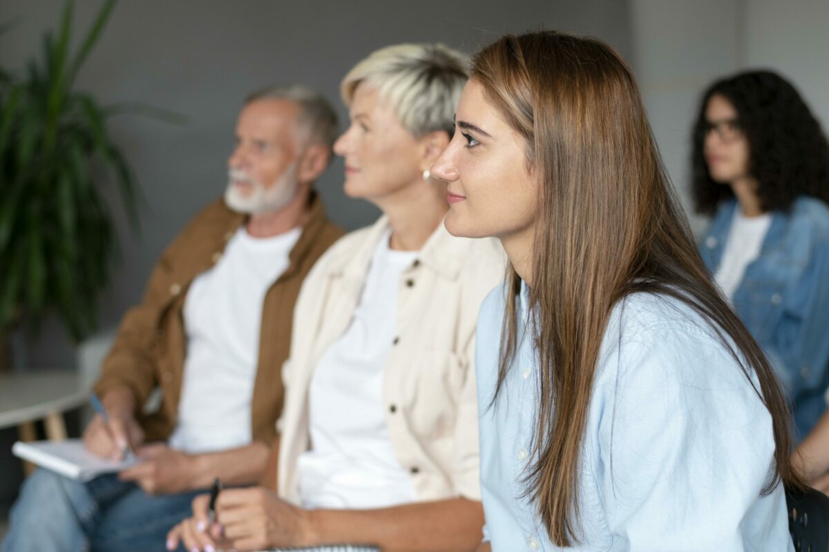 Comment acquérir les compétences essentielles pour réussir dans le secteur médico-social